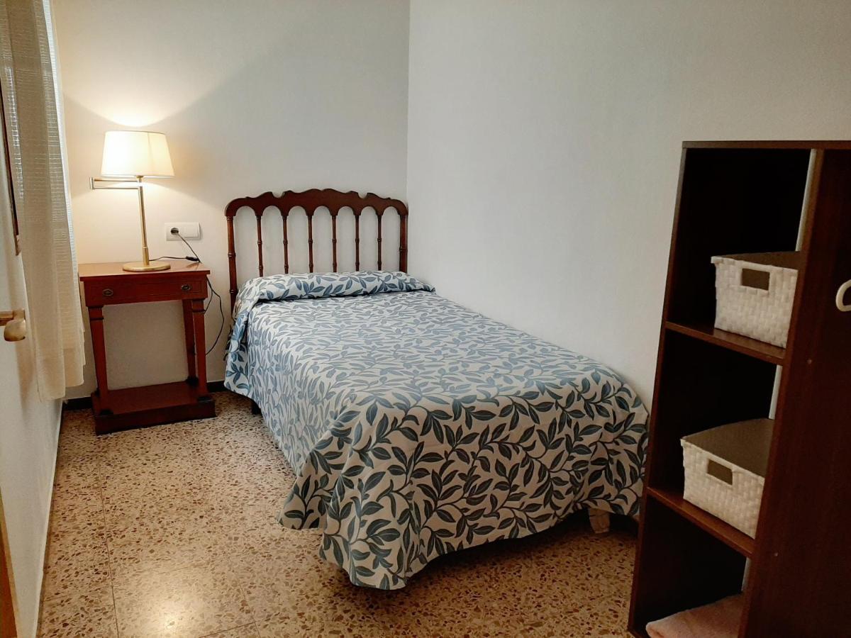 Apartamentos Franch L'L'Hospitalet de l'Infant Exteriör bild