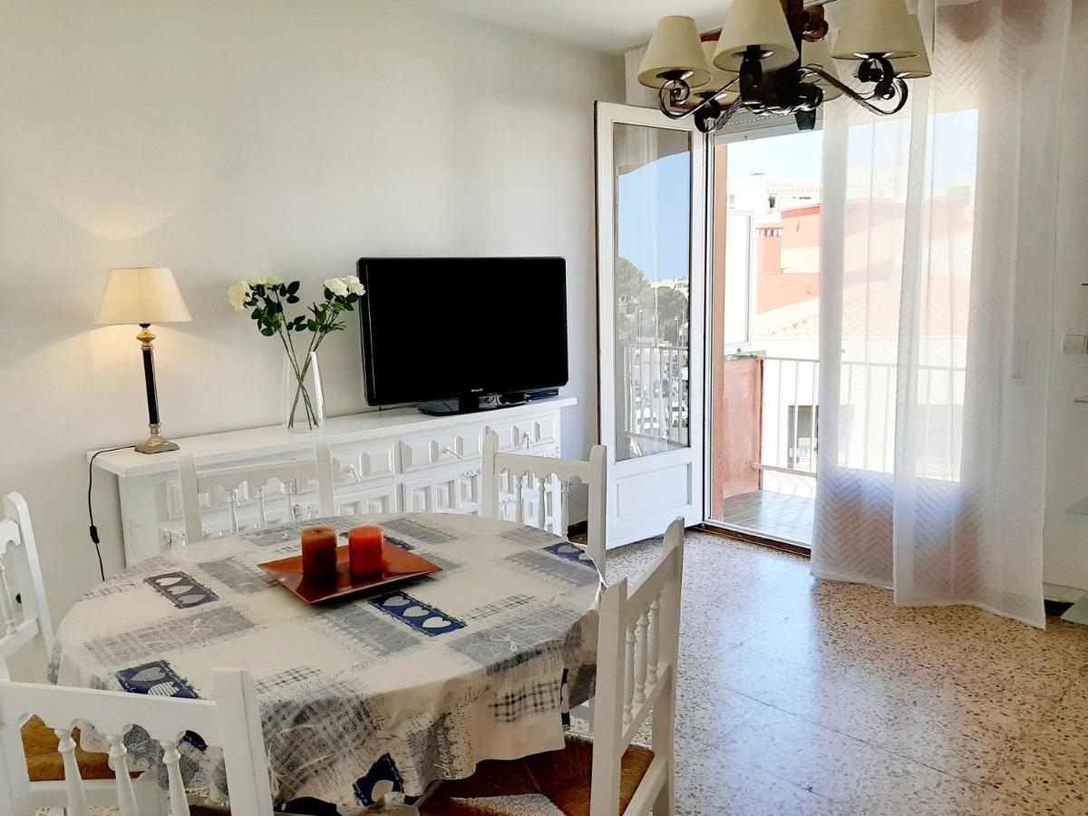 Apartamentos Franch L'L'Hospitalet de l'Infant Exteriör bild