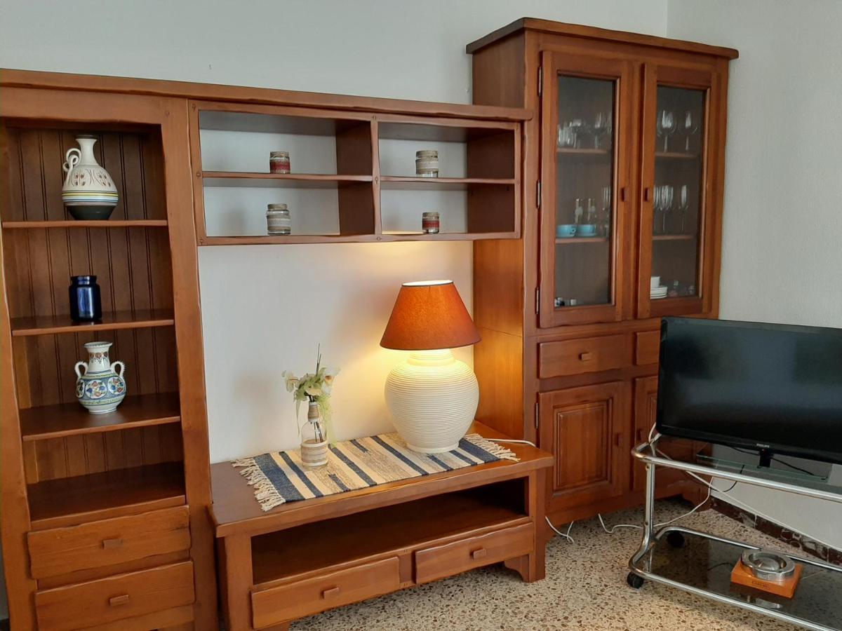 Apartamentos Franch L'L'Hospitalet de l'Infant Exteriör bild