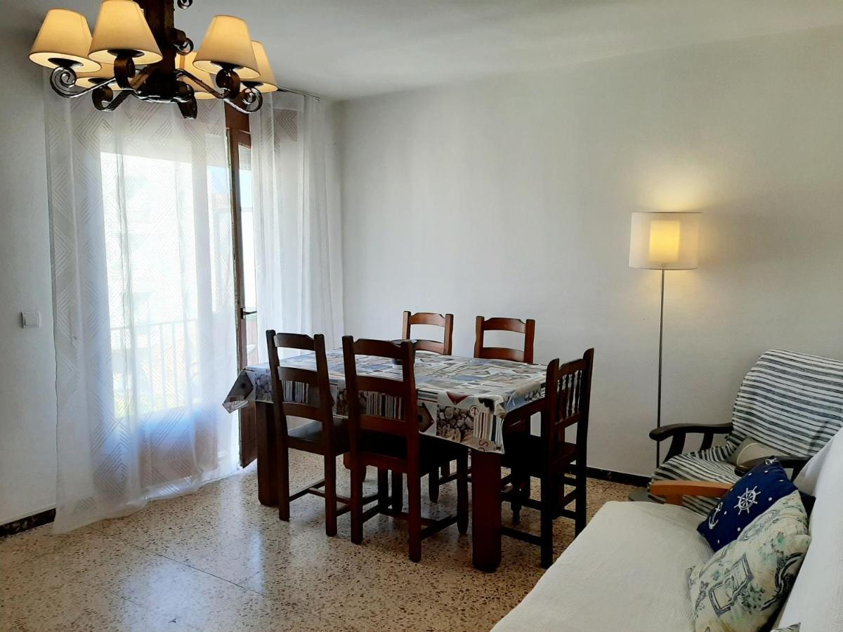Apartamentos Franch L'L'Hospitalet de l'Infant Exteriör bild