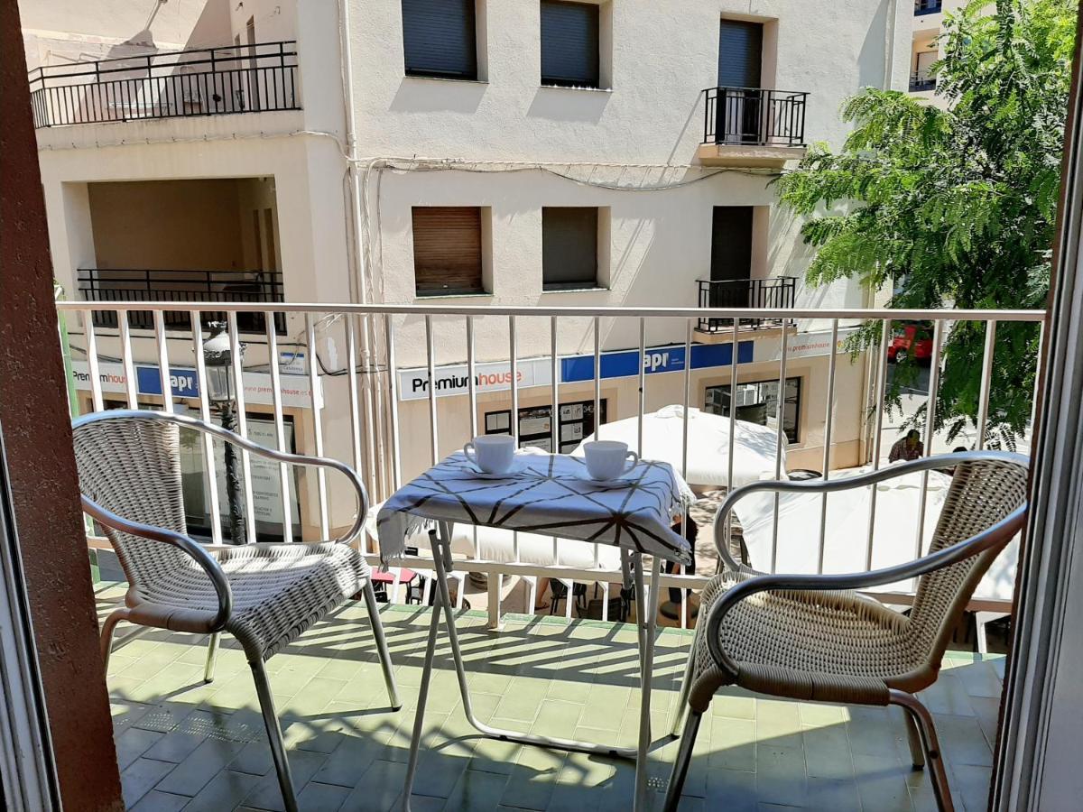 Apartamentos Franch L'L'Hospitalet de l'Infant Exteriör bild