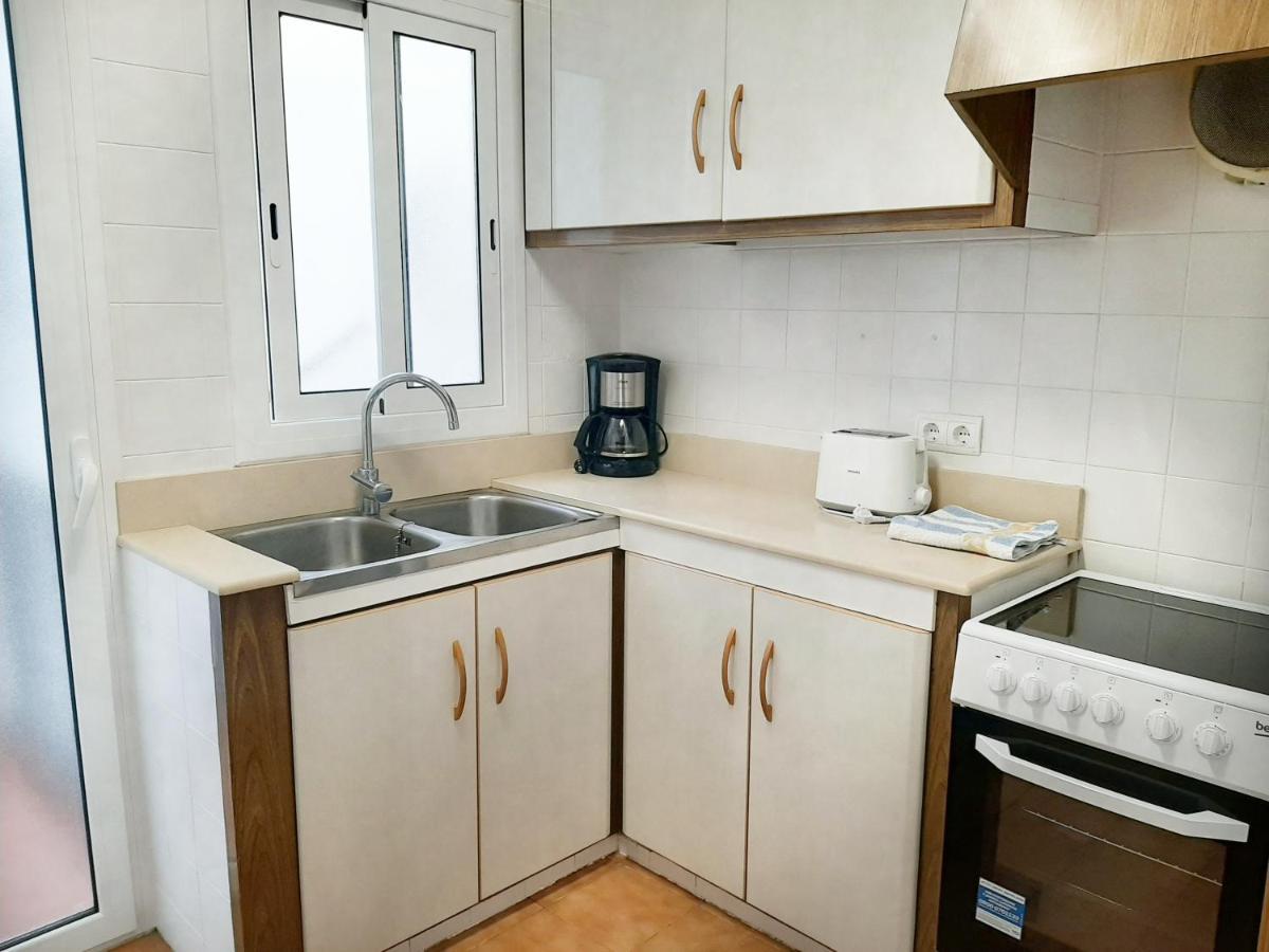 Apartamentos Franch L'L'Hospitalet de l'Infant Exteriör bild