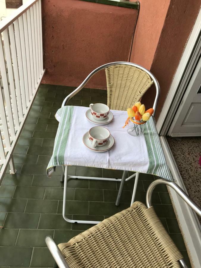 Apartamentos Franch L'L'Hospitalet de l'Infant Exteriör bild