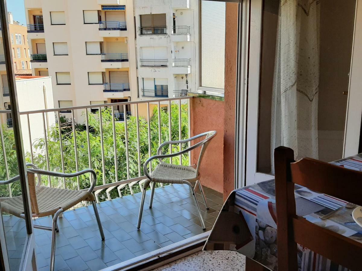 Apartamentos Franch L'L'Hospitalet de l'Infant Exteriör bild